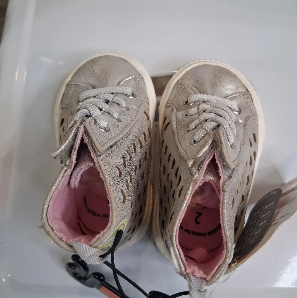 Wonder Works Stylish Silver High Top Baby Sneakers Size 2